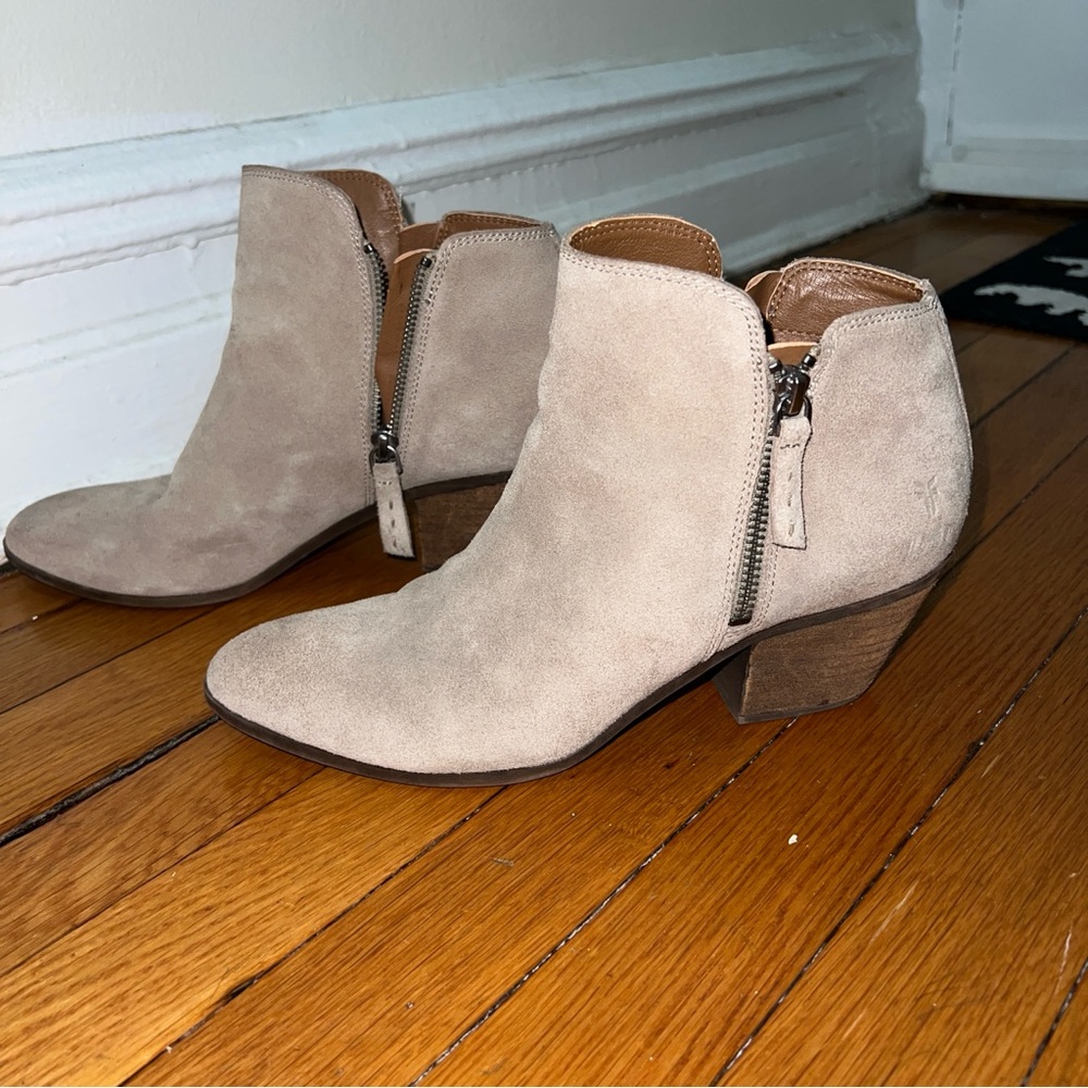 FRYE Taupe Suede Ankle Boots